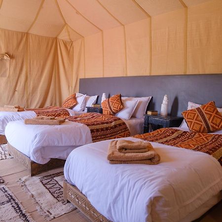 Отель Camel Trips Luxury Camp Мерзуга Экстерьер фото