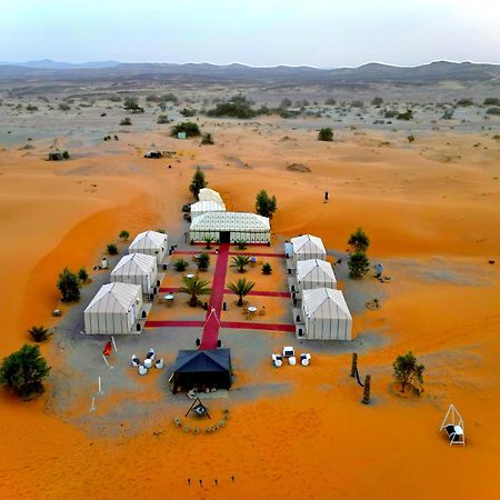 Отель Camel Trips Luxury Camp Мерзуга Экстерьер фото