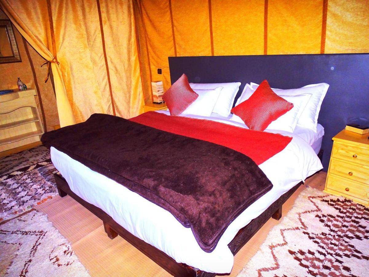 Отель Camel Trips Luxury Camp Мерзуга Экстерьер фото