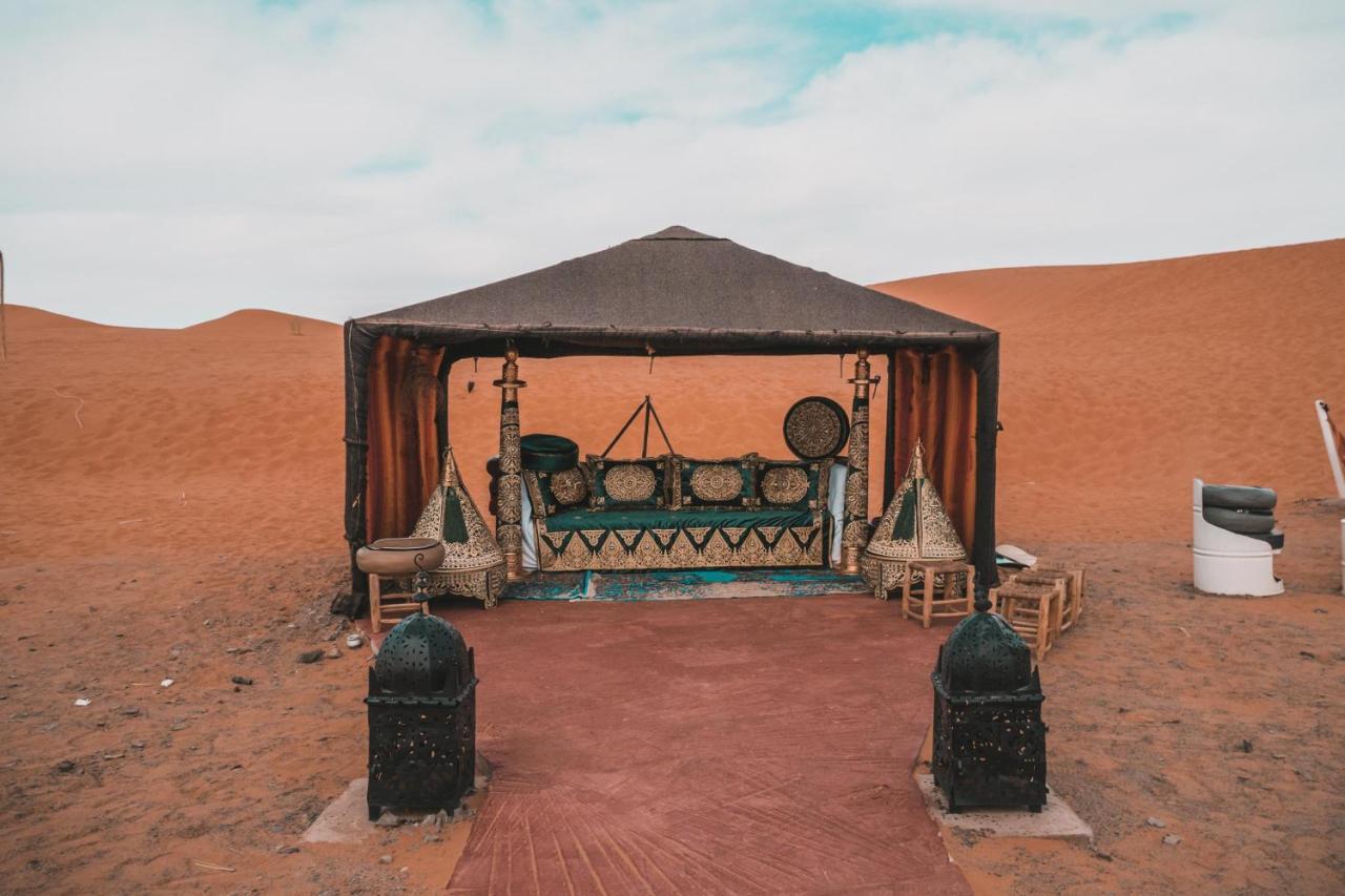 Отель Camel Trips Luxury Camp Мерзуга Экстерьер фото