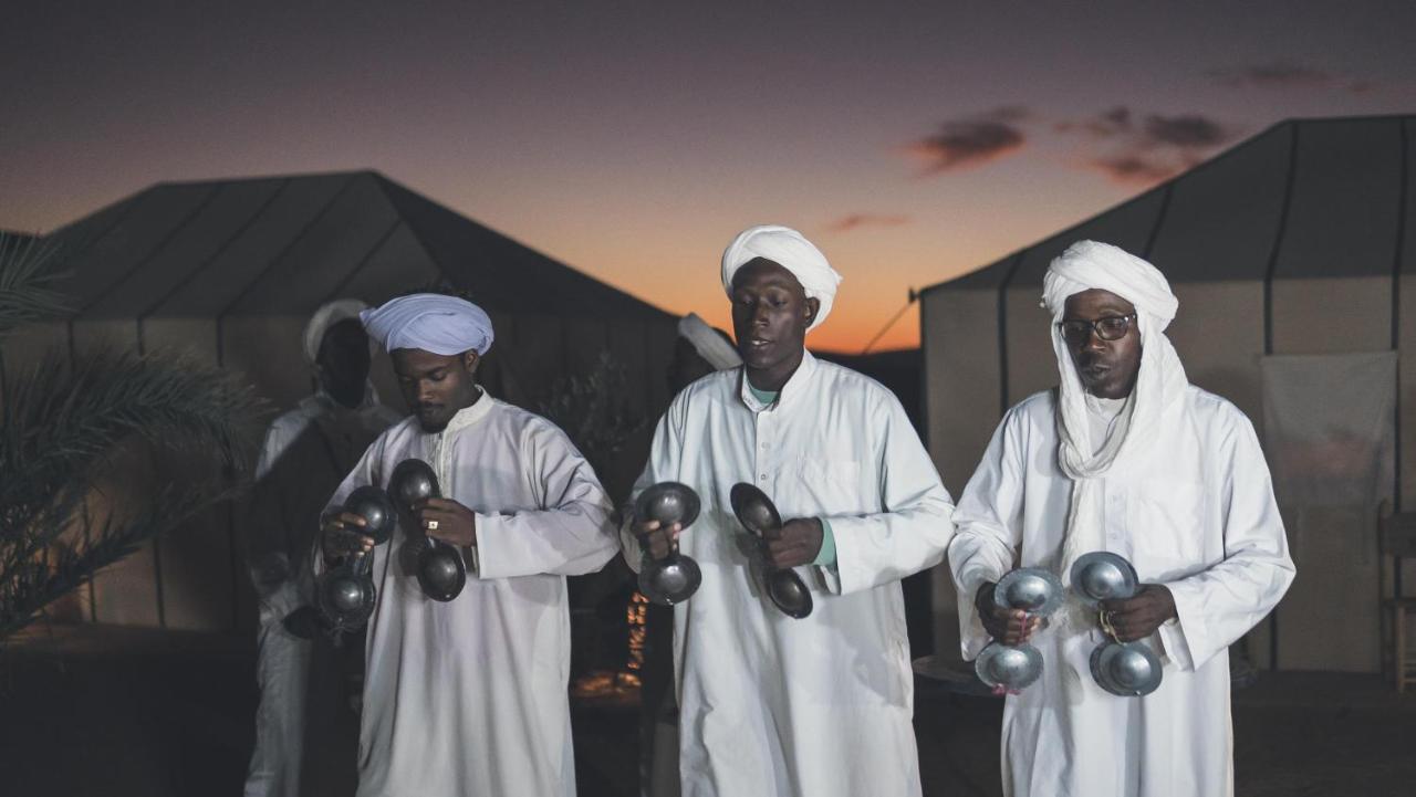 Отель Camel Trips Luxury Camp Мерзуга Экстерьер фото