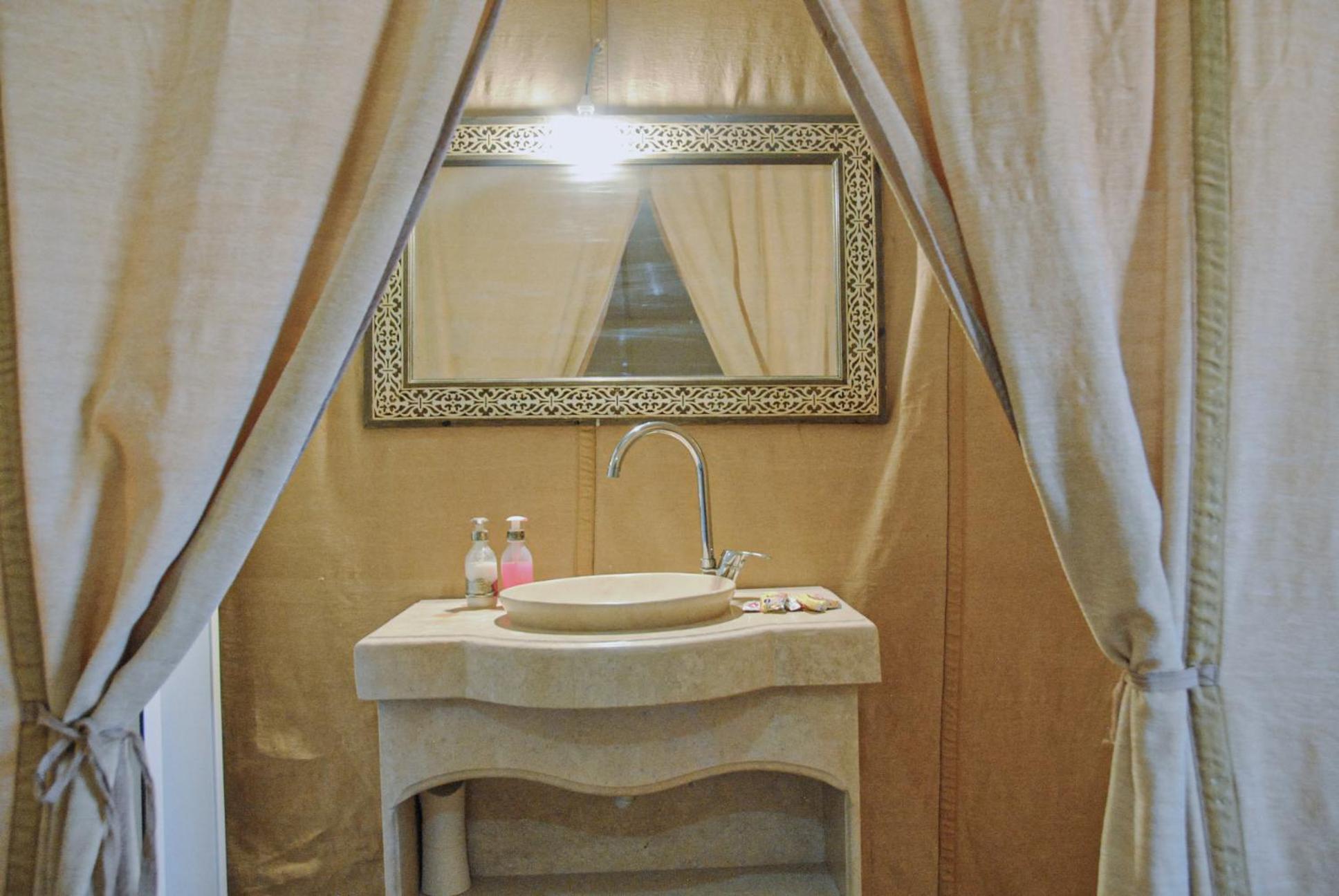 Отель Camel Trips Luxury Camp Мерзуга Экстерьер фото
