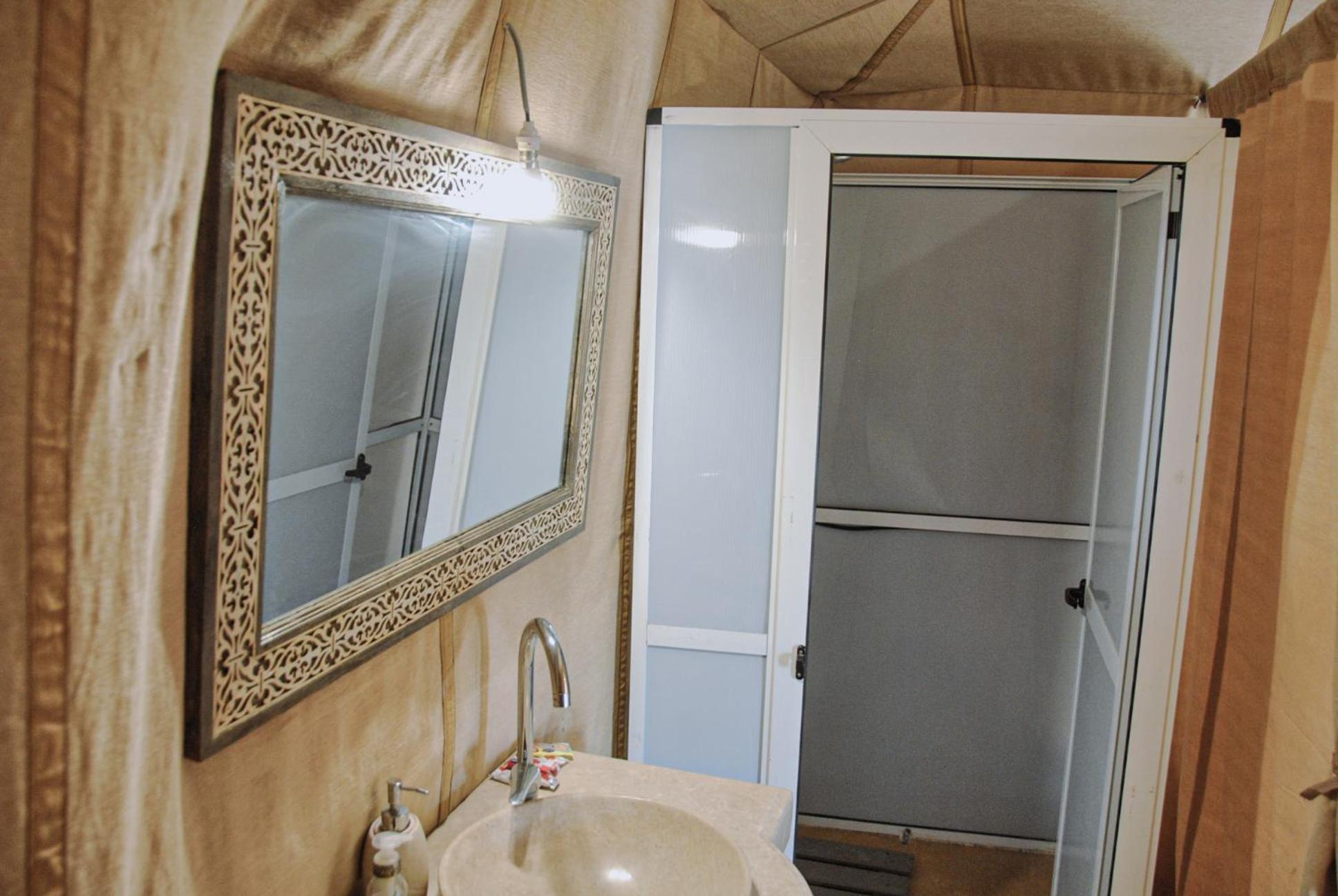 Отель Camel Trips Luxury Camp Мерзуга Экстерьер фото