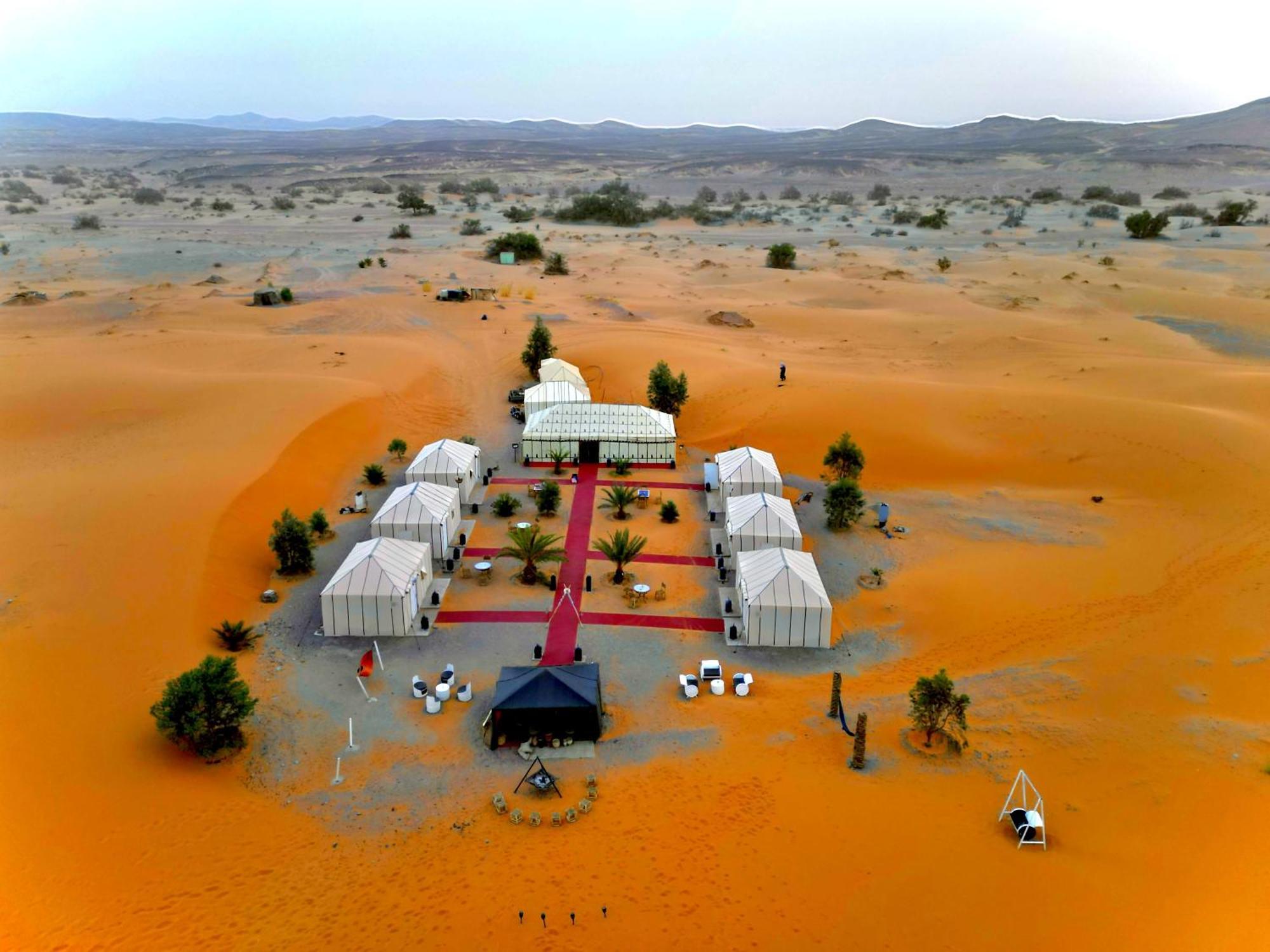Отель Camel Trips Luxury Camp Мерзуга Экстерьер фото