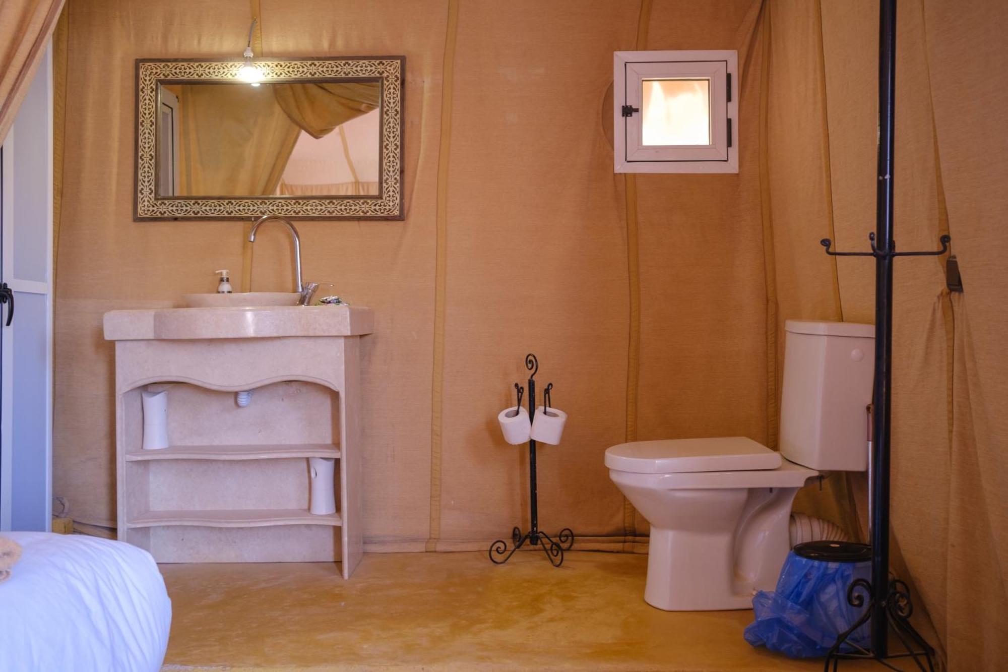 Отель Camel Trips Luxury Camp Мерзуга Экстерьер фото
