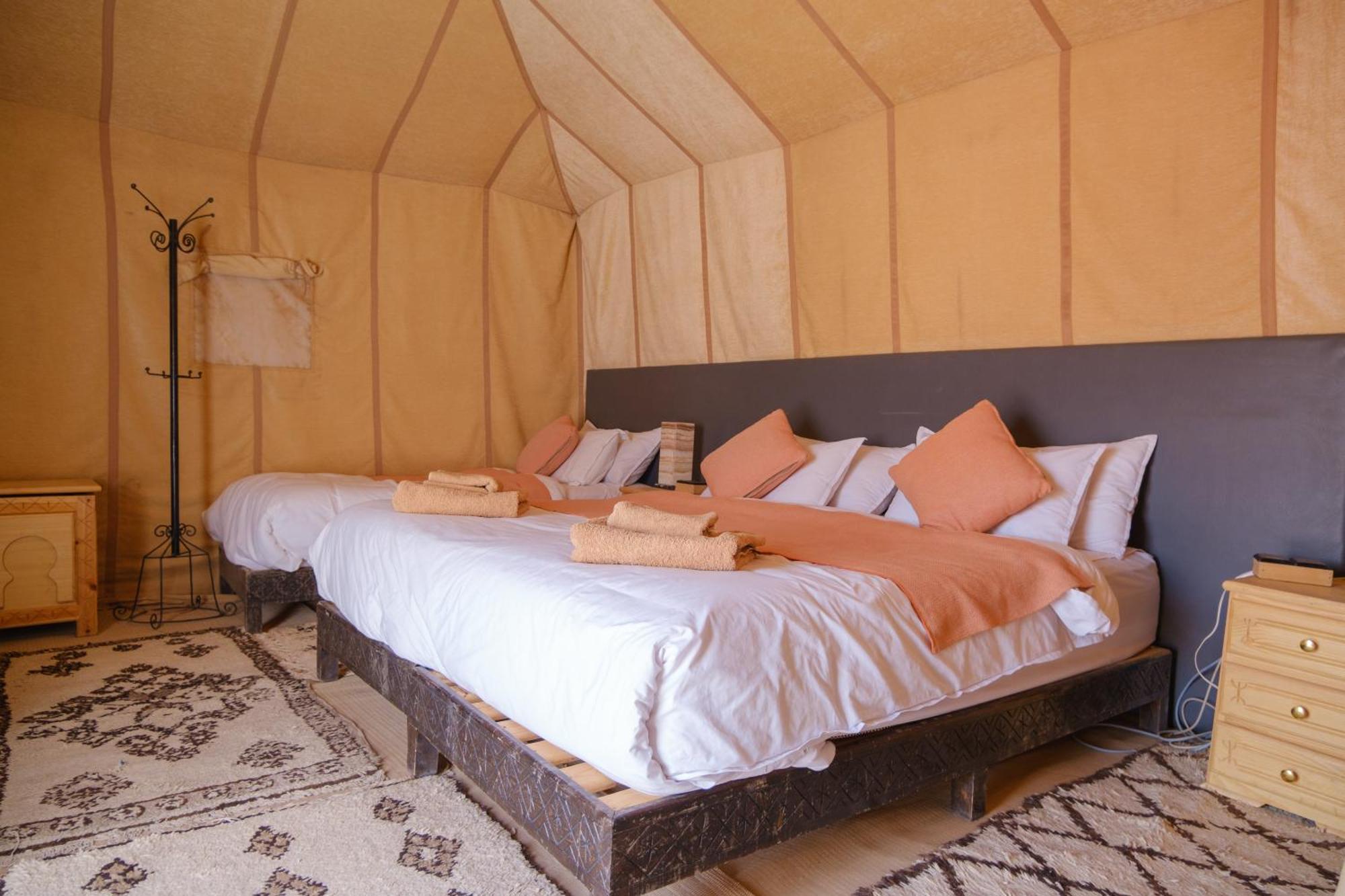 Отель Camel Trips Luxury Camp Мерзуга Экстерьер фото